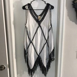 Women’s BLACK WHITE CROCHET Top FREE SIZE